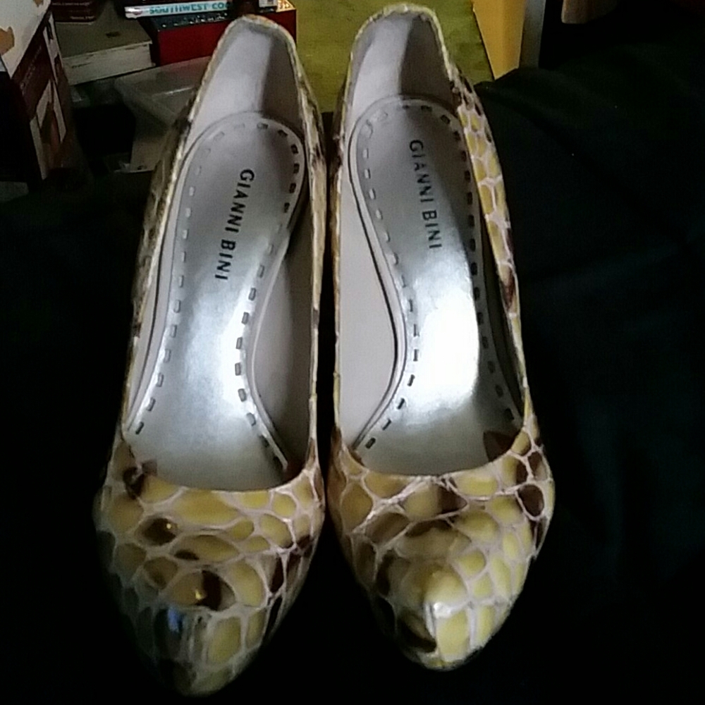 Yellow ND brown heels